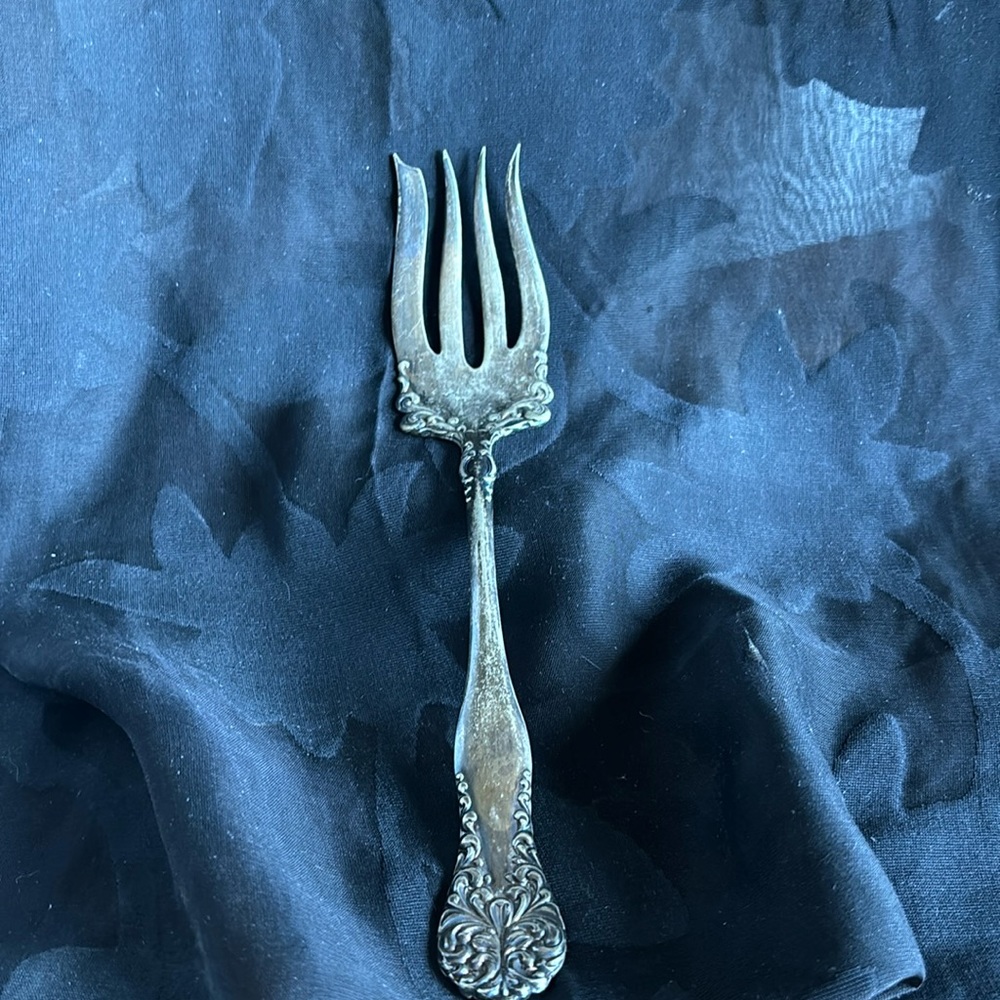 Vintage William Rogers marked “W R” silver plate 8” cold meat serving fork